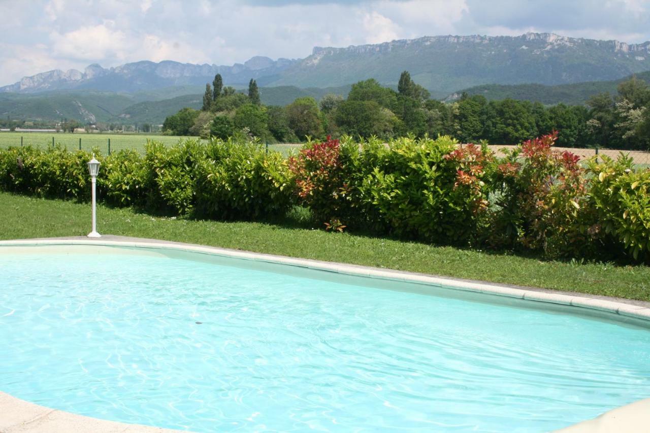 Le Domaine Des Rouges Queues Hotel Chateaudouble  Buitenkant foto